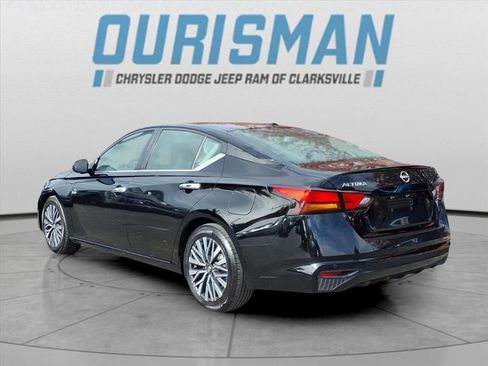 Used 2023 Nissan Altima 2.5 SV image 25