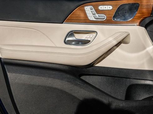 Used 2022 Mercedes-Benz GLS 450 4MATIC image 21