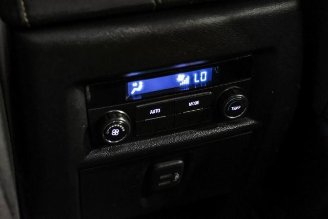 Used 2020 Chevrolet Traverse LT FWD image 35