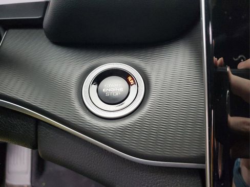 New 2025 Jeep Grand Cherokee L Laredo image 19