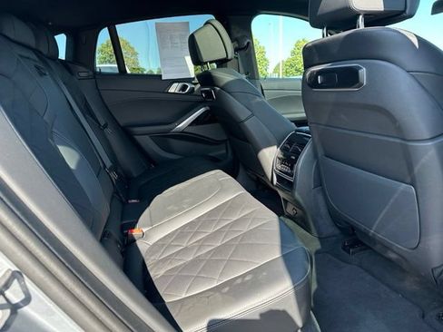 Used 2025 BMW X6 xDrive40i AWD/4WD image 12