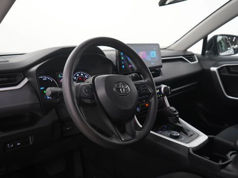 Used 2022 Toyota RAV4 LE AWD/4WD image 23