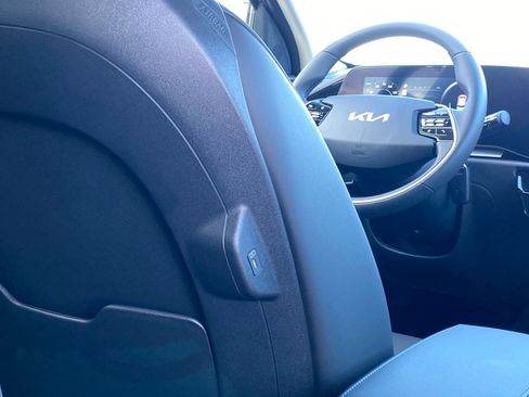 New 2026 Kia Niro Wind FWD image 24