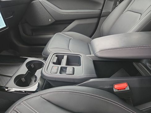 Certified 2025 Ford Mustang Mach-E Premium image 22