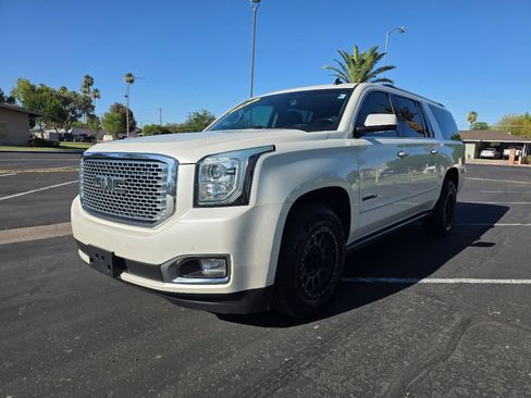 Used 2015 GMC Yukon XL Denali w/ Touring Package AWD/4WD image 7