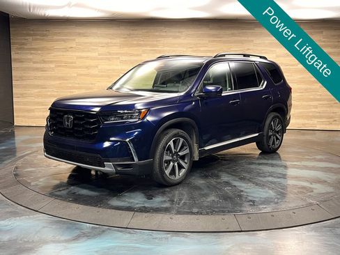 Used 2023 Honda Pilot Touring image 5
