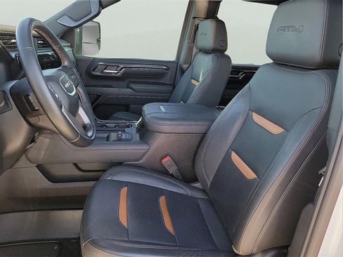 Used 2024 GMC Sierra 2500 AT4 w/ AT4 Preferred Package image 14