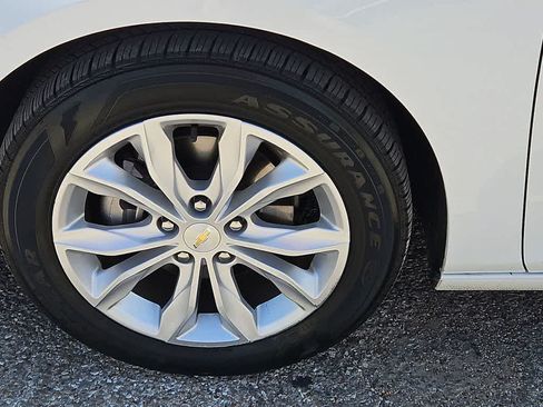 Used 2025 Chevrolet Malibu LT FWD image 12