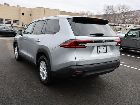 Used 2025 Toyota Grand Highlander AWD image 5