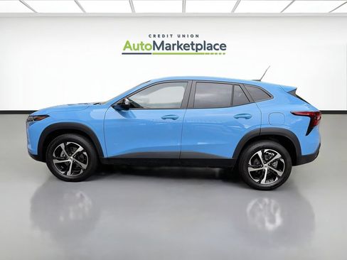 Used 2024 Chevrolet Trax RS w/ Driver Confidence Package FWD image 4
