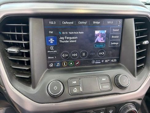 Used 2022 GMC Acadia AT4 w/ Technology Package AWD/4WD image 17