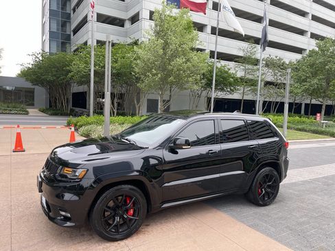 Used 2021 Jeep Grand Cherokee SRT image 6