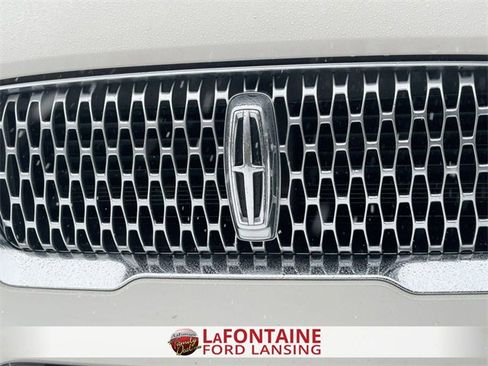 Used 2022 Lincoln Corsair AWD w/ Equipment Group 101A image 9