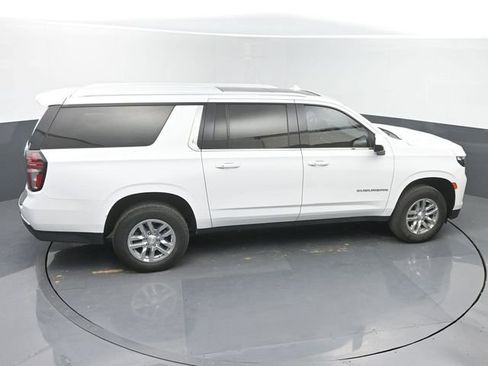 Used 2021 Chevrolet Suburban LT RWD image 35