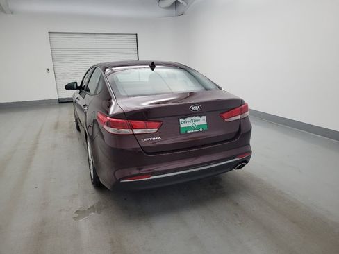 Used 2018 Kia Optima LX w/ 17" Alloy Wheels Package FWD image 6