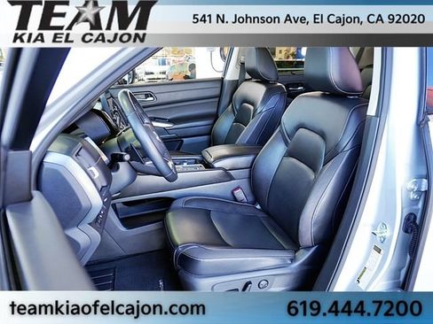 Used 2024 Nissan Pathfinder SL FWD image 17
