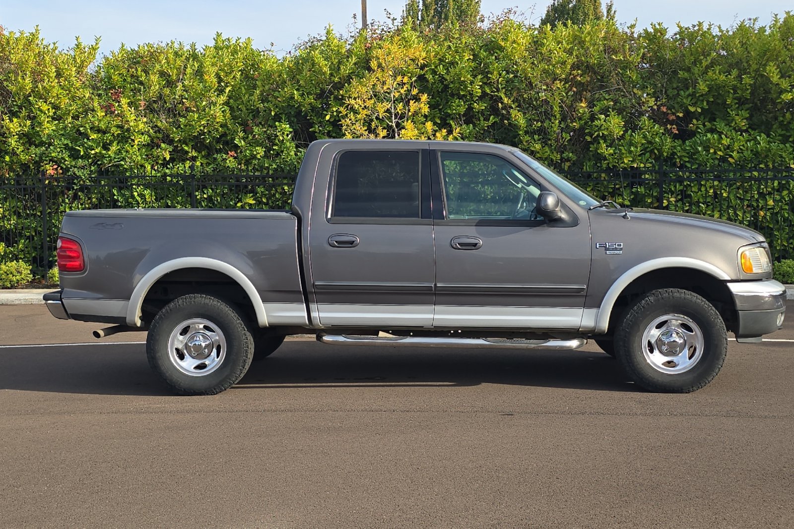 Used 2002 Ford F150 4x4 SuperCrew image 3