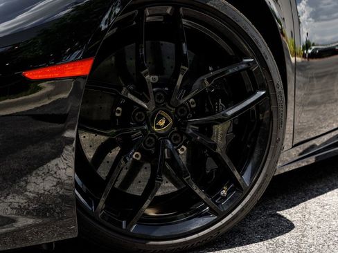 Used 2016 Lamborghini Huracan LP 610-4 AWD/4WD image 33