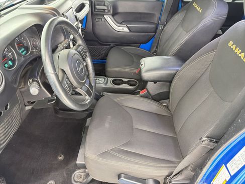 Used 2015 Jeep Wrangler Unlimited Sahara w/ Max Tow Package image 5