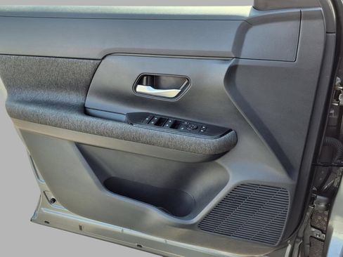 Used 2026 Nissan Kicks SV w/ Cold Weather Package FWD image 19