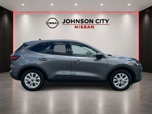 Used 2025 Ford Escape Active FWD image 3