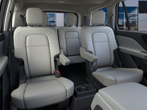 New 2026 Lincoln Aviator Reserve AWD/4WD image 11