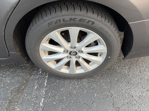 Used 2019 Toyota Camry LE FWD image 10