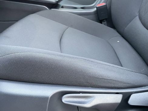 Used 2026 Toyota Corolla Cross LE image 23