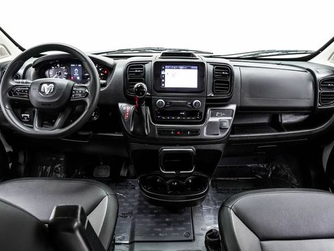 Used 2025 RAM ProMaster 2500 w/ Convenience Group FWD image 4