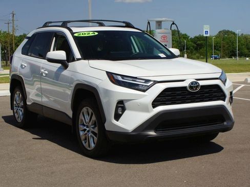 Used 2024 Toyota RAV4 XLE Premium AWD/4WD image 2