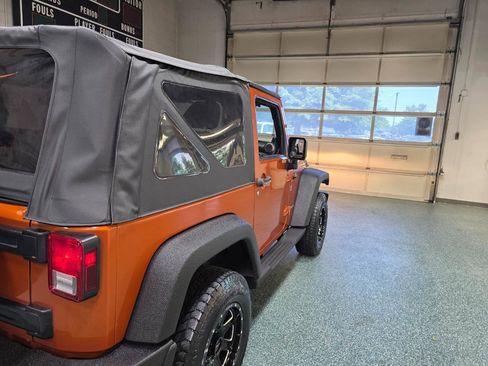 Used 2011 Jeep Wrangler Sport AWD/4WD image 7