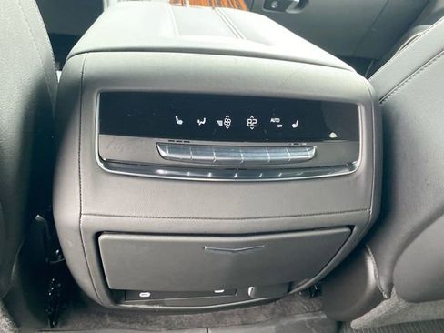 Certified 2023 Cadillac Escalade ESV Luxury image 23