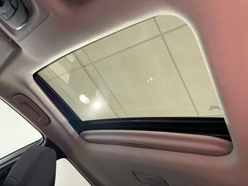 Certified 2022 Toyota Corolla Cross LE w/ Moonroof Package AWD/4WD image 18