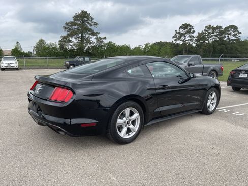 Used 2016 Ford Mustang Coupe RWD image 2