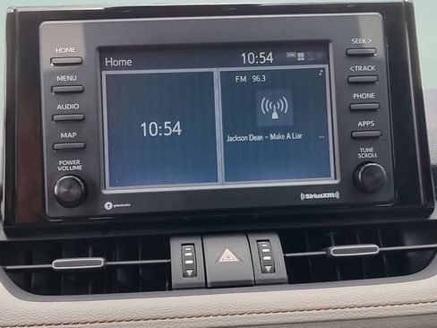 Used 2020 Toyota RAV4 XLE Premium FWD image 14