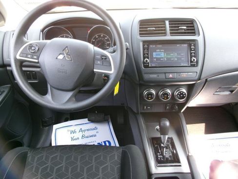 Used 2025 Mitsubishi Outlander Sport ES AWD/4WD image 11