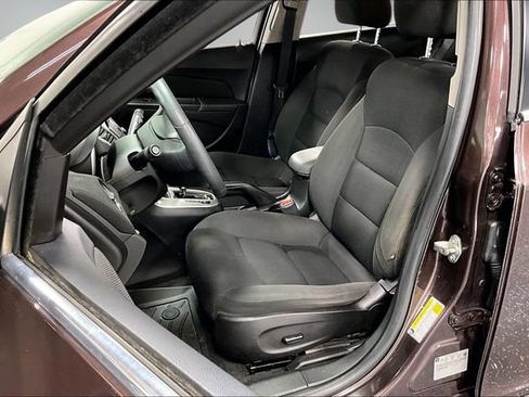 Used 2015 Chevrolet Cruze LT FWD image 19