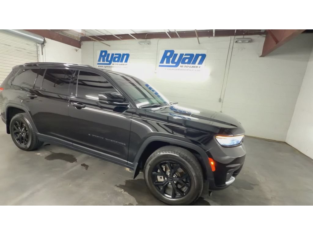 Used 2025 Jeep Grand Cherokee L Altitude AWD/4WD image 2