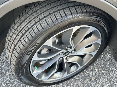 Used 2022 Lincoln Nautilus Reserve w/ Equipment Group 201A image 9