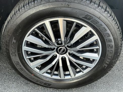 Certified 2024 Nissan Armada SL image 10