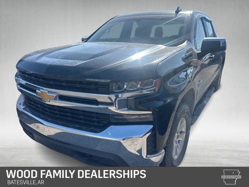 Used 2020 Chevrolet Silverado 1500 LT w/ Texas Edition image 3