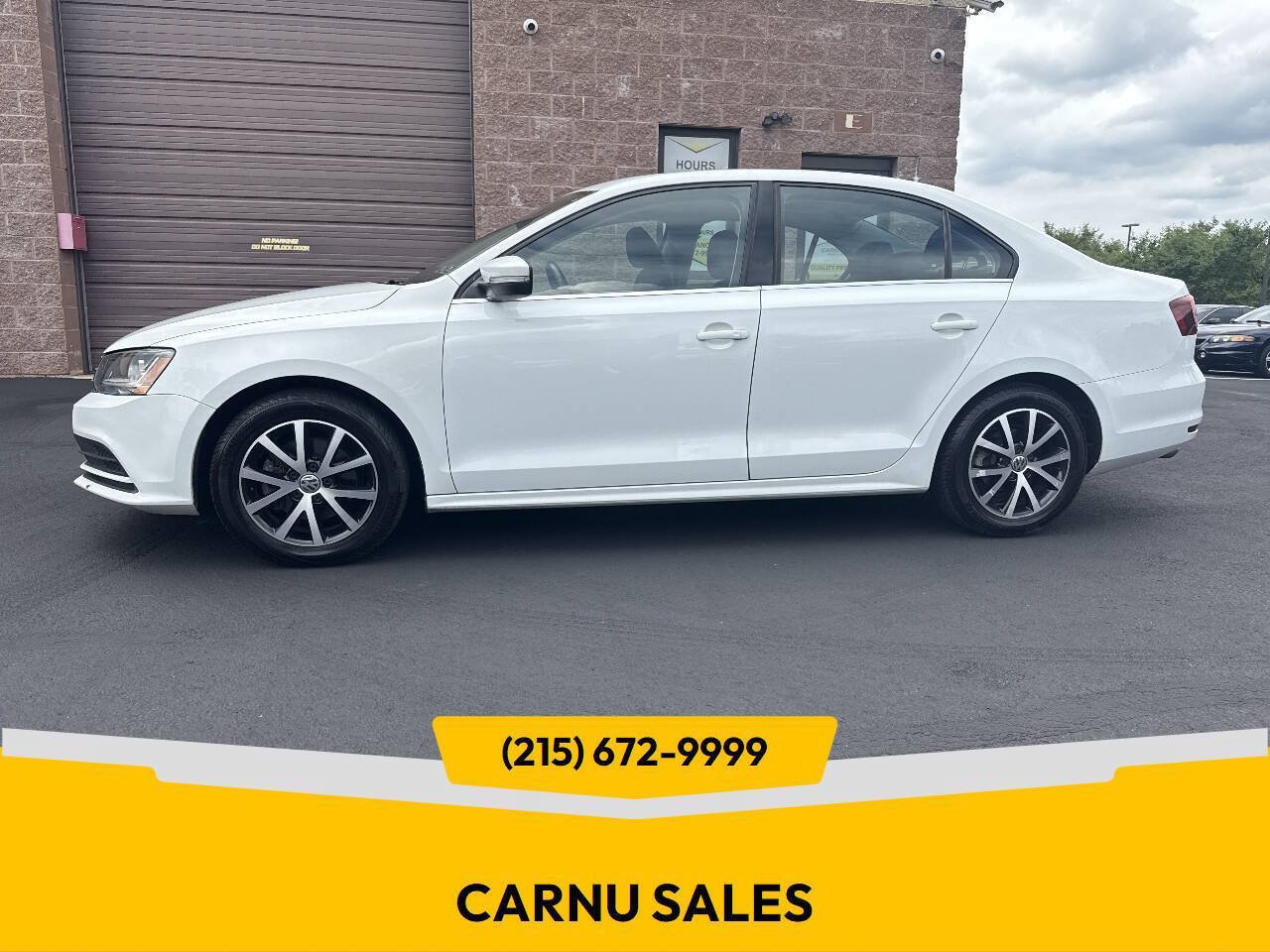 Used 2017 Volkswagen Jetta SE FWD image 1