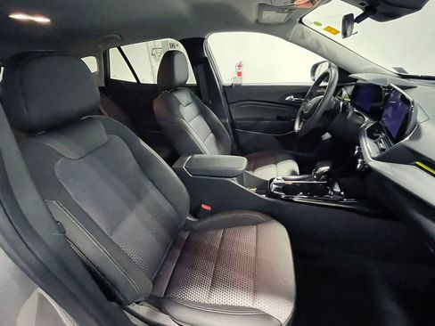 Used 2024 Chevrolet Trax LT FWD image 24