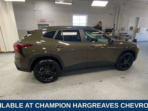 Certified 2024 Chevrolet Trax ACTIV FWD image 2