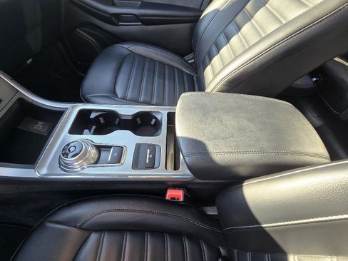 Used 2022 Ford Edge SEL w/ Convenience Package image 11