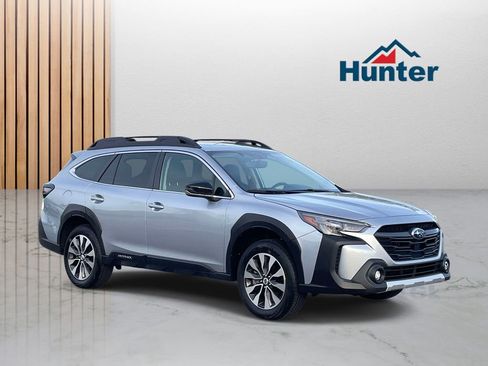 Certified 2025 Subaru Outback Limited AWD/4WD image 1