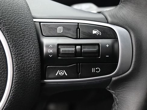 Used 2025 Kia Sportage X-Line w/ Premium Package image 17