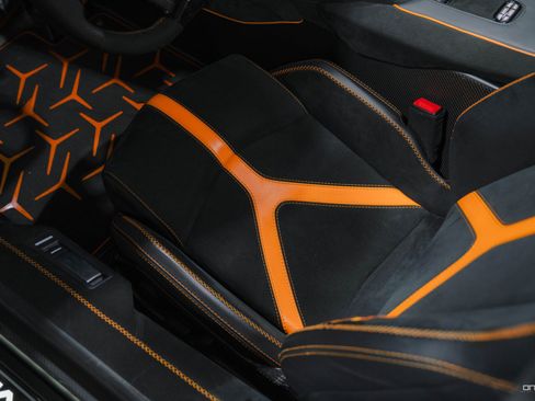 Used 2021 Lamborghini Aventador SVJ image 19