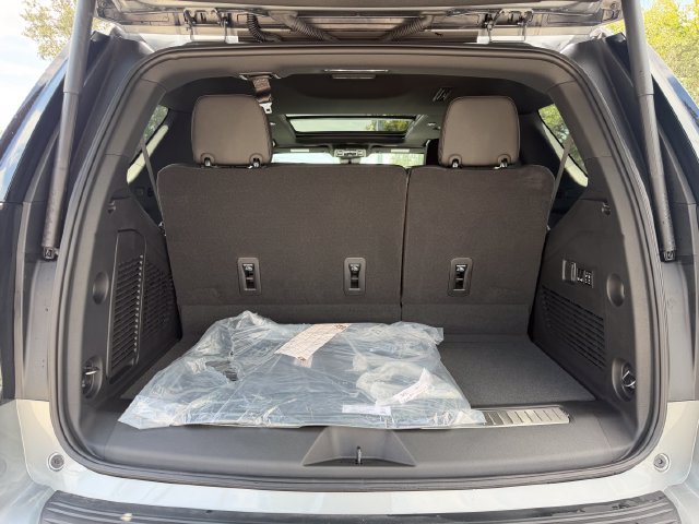 New 2026 Chevrolet Tahoe High Country AWD/4WD image 11