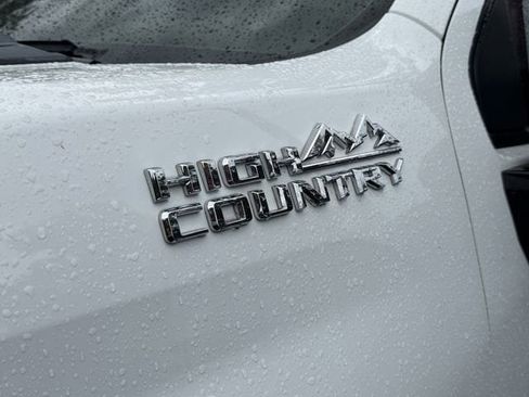 Used 2022 Chevrolet Silverado 3500 High Country AWD/4WD image 9